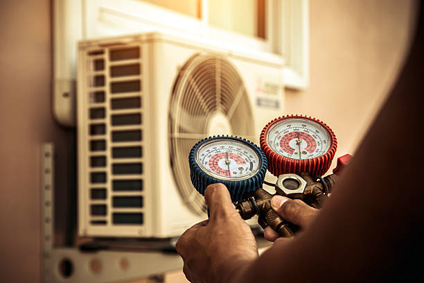 Professional Ductwork Repair technician working in Wawaka, IN
